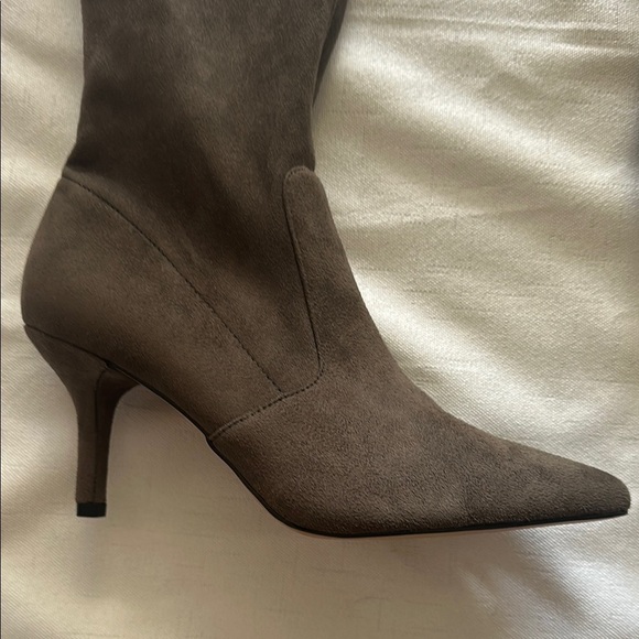 NWOT Vince Camuto Grey/Brown Heeled Boots with Pointed Toe - Picture 2 of 8